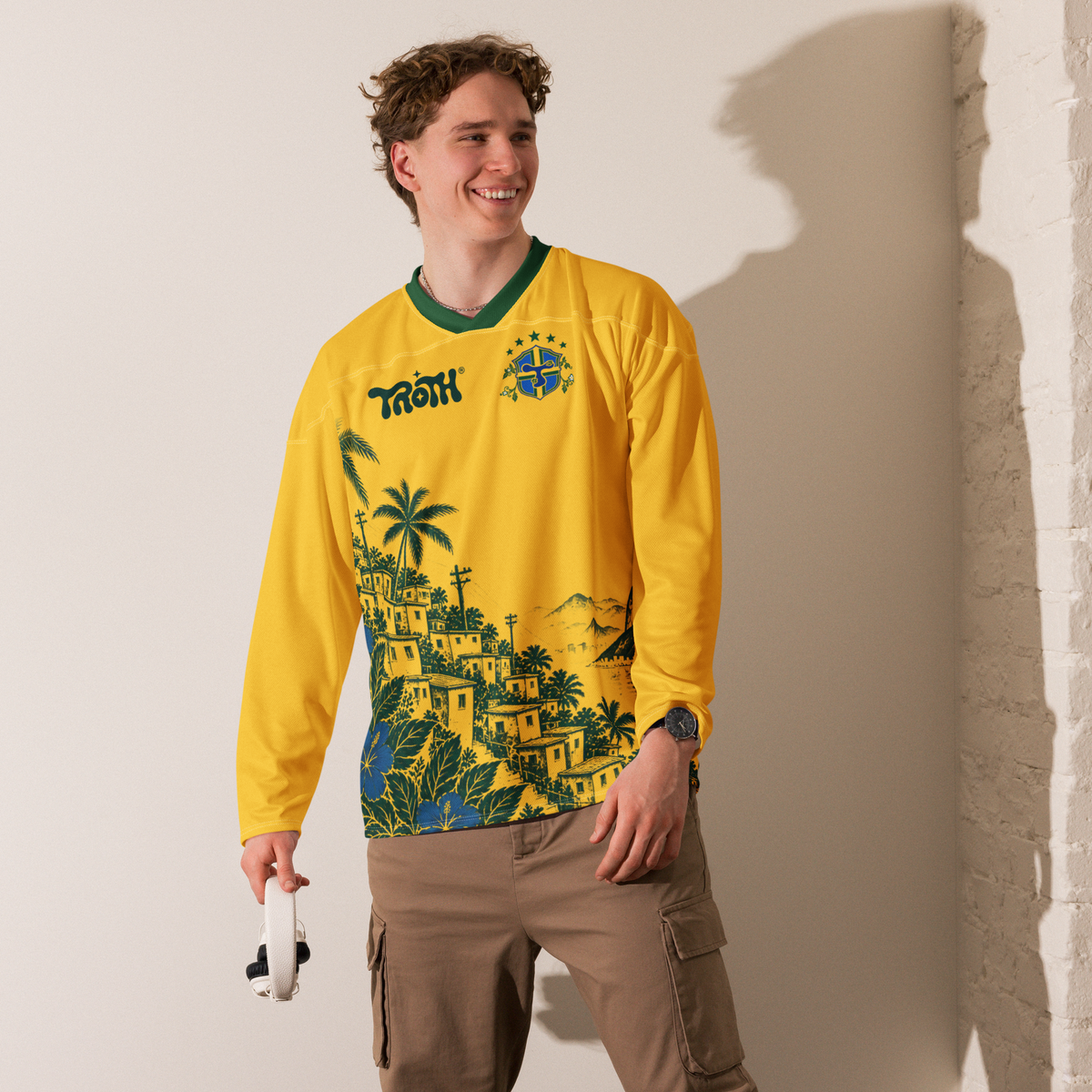 BRAZIL 001 Long — maillot de football rétro à manches longues jaune et vert TROTH®, vue avant trois quarts