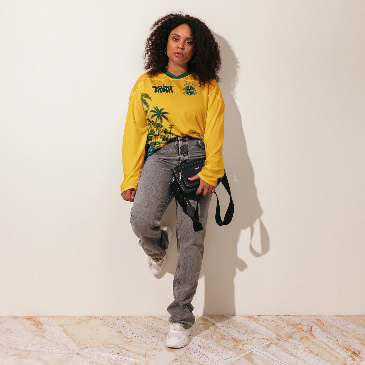 BRAZIL 001 Long — maillot de football rétro à manches longues jaune et vert TROTH®, vue arrière trois quarts